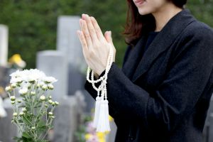 葬式にどこまで親戚を呼ぶ 参列できる範囲や葬儀の形式について解説 葬儀屋さん