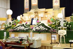葬式にどこまで親戚を呼ぶ 参列できる範囲や葬儀の形式について解説 葬儀屋さん