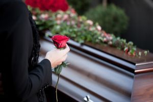 危篤状態にかける言葉とは 言葉の種類と基本的なマナーを紹介 葬儀屋さん