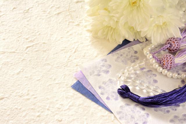 葬儀で使うハンカチに決まりはある 色や柄の決まりについて解説 葬儀屋さん