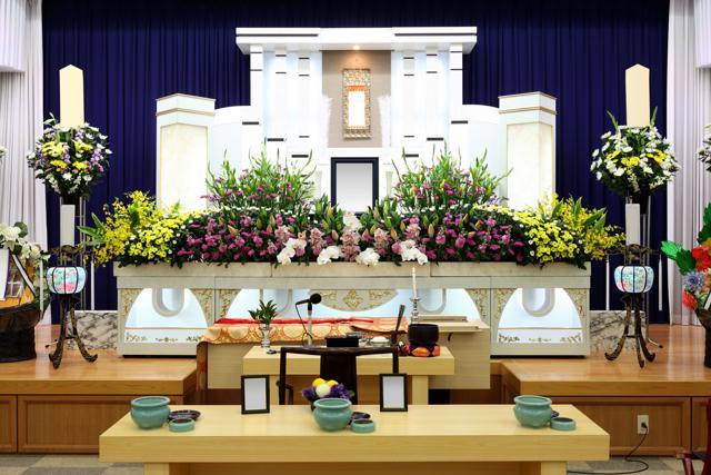 弔辞 知っておきたい弔辞のマナー 文章構成 例文を一挙に紹介 葬儀屋さん