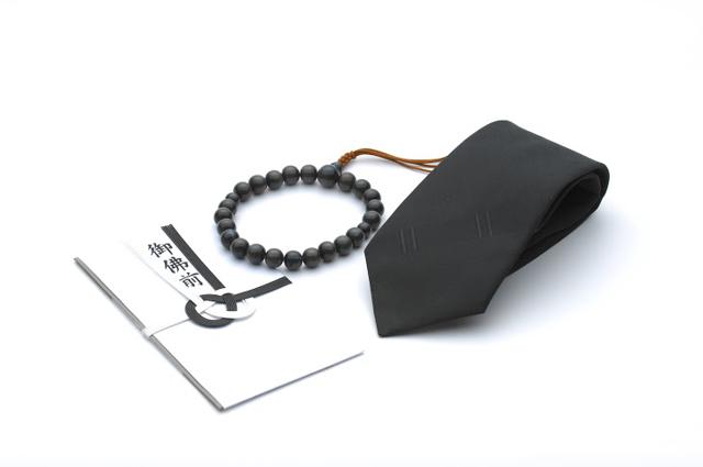 一周忌に渡す香典の作法と金額の目安をわかりやすく解説します 葬儀屋さん