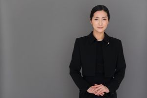 遺族にかける言葉とは メール上での基本的なマナーから文例まで紹介 葬儀屋さん 遺族にかける言葉とは メール上での基本的なマナーから文例まで紹介 葬儀屋さん