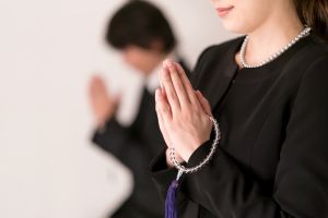 危篤状態の時に行うべきことから葬儀までの流れについて紹介 葬儀屋さん 危篤状態の時に行うべきことから葬儀までの流れについて紹介 葬儀屋さん