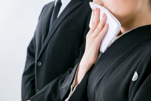 三親等以上は忌引きを取得できる 土日の数え方や学校の連絡方法も解説 葬儀屋さん 三親等以上は忌引きを取得できる 土日の数え方や学校の連絡方法も解説 葬儀屋さん