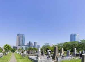 四十九日法要に孫が持参する香典の相場とは 欠席するマナーも紹介 葬儀屋さん 四十九日法要に孫が持参する香典の相場とは 欠席するマナーも紹介 葬儀屋さん