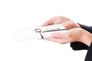 お線香代の相場とはいくら シーン別の金額や表書きのマナー 葬儀屋さん