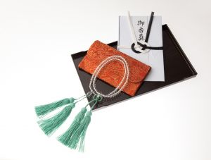 お線香代の相場とはいくら シーン別の金額や表書きのマナー 葬儀屋さん