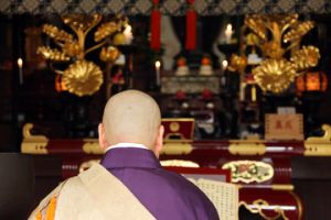 七回忌の挨拶の内容は 七回忌法要での挨拶のポイントや例文もご紹介 葬儀屋さん 七回忌の挨拶の内容は 七回忌法要での挨拶のポイントや例文もご紹介 葬儀屋さん
